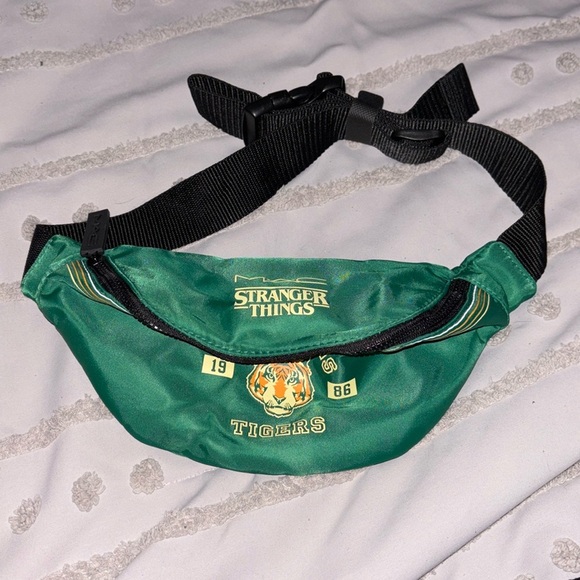 MAC Limited Edition Stranger Things Belt Bag - Picture 1 of 6